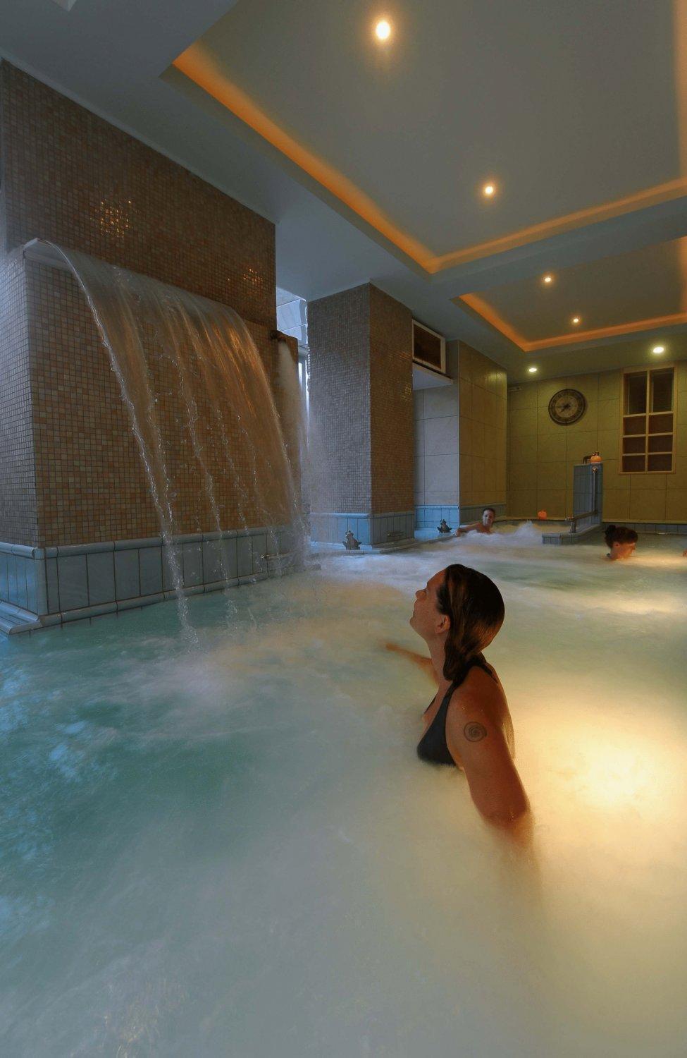 Kentrikon Hotel & Spa Lutrá Edipszú Kültér fotó